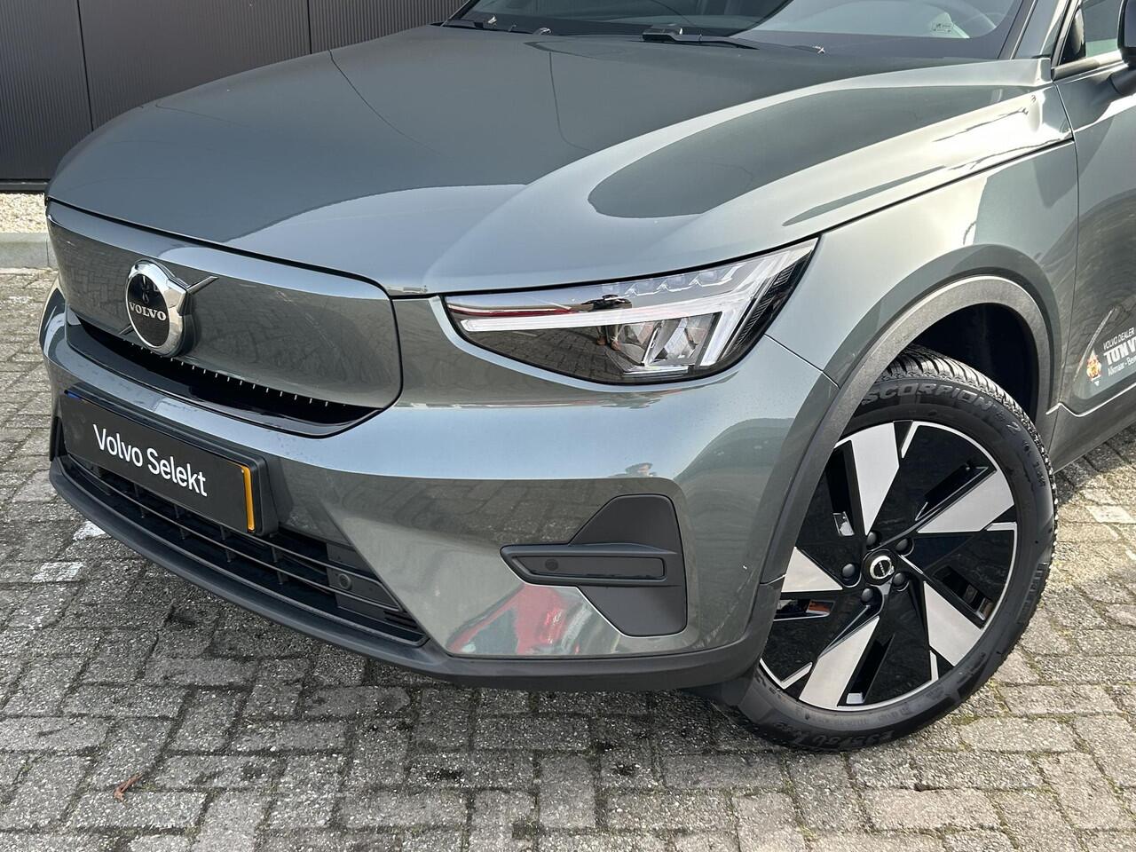 Volvo EX40 Single Motor Extended Range Business Ed. 82 kWh All Season banden / Climate Line / Versatility Pack