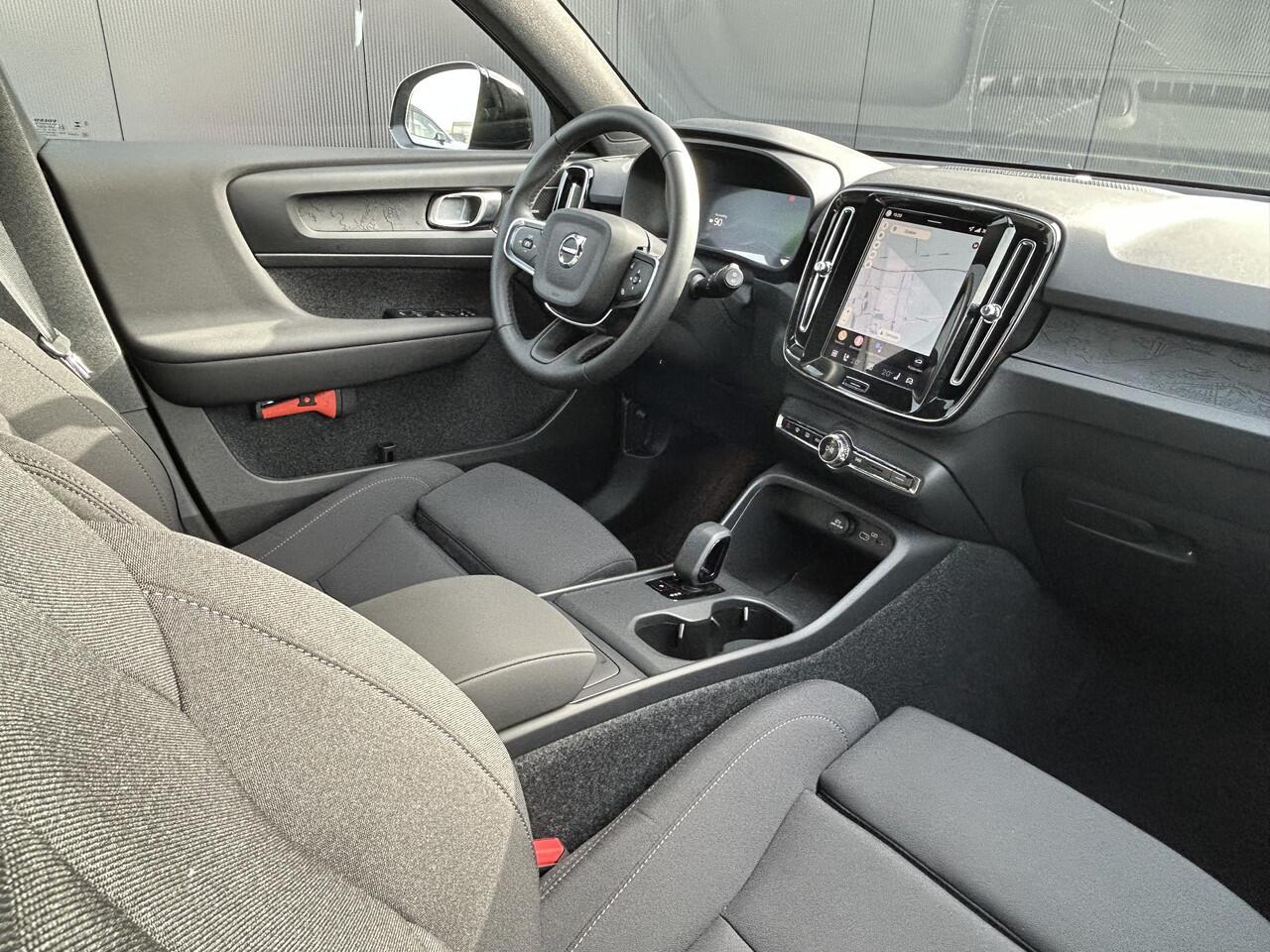 Volvo EX40 Single Motor Extended Range Business Ed. 82 kWh All Season banden / Climate Line / Versatility Pack