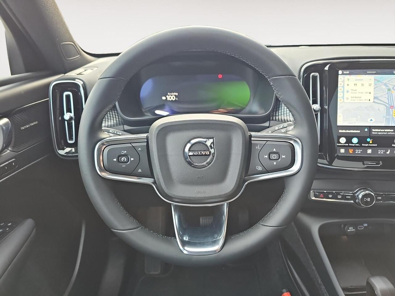 Volvo EX40 Single Motor Extended Range Ultra 82 kWh | Sportstoelen | Panoramadak | 360 graden camera | Harman/Kardon |