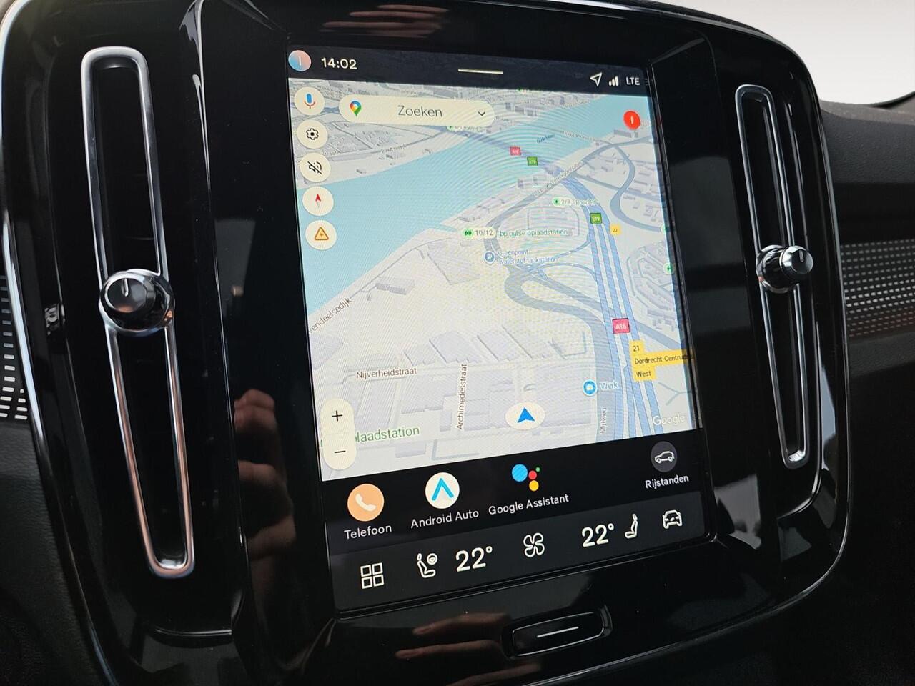 Volvo EX40 Single Motor Extended Range Ultra 82 kWh | Sportstoelen | Panoramadak | 360 graden camera | Harman/Kardon |