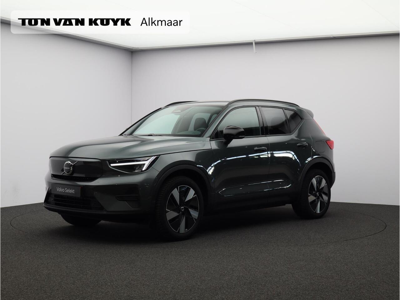 Volvo EX40 Single Motor Extended Range Business Ed. 82 kWh / Stoel+Stuurverwarming / Elektrische Achterklep / Harman Kardon / Getint Glas / All-Season / Adaptive Cruise /