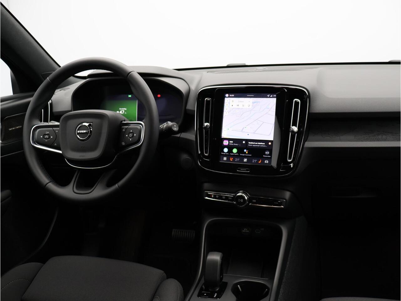 Volvo EX40 Single Motor Extended Range Business Ed. 82 kWh / Stoel+Stuurverwarming / Elektrische Achterklep / Harman Kardon / Getint Glas / All-Season / Adaptive Cruise /