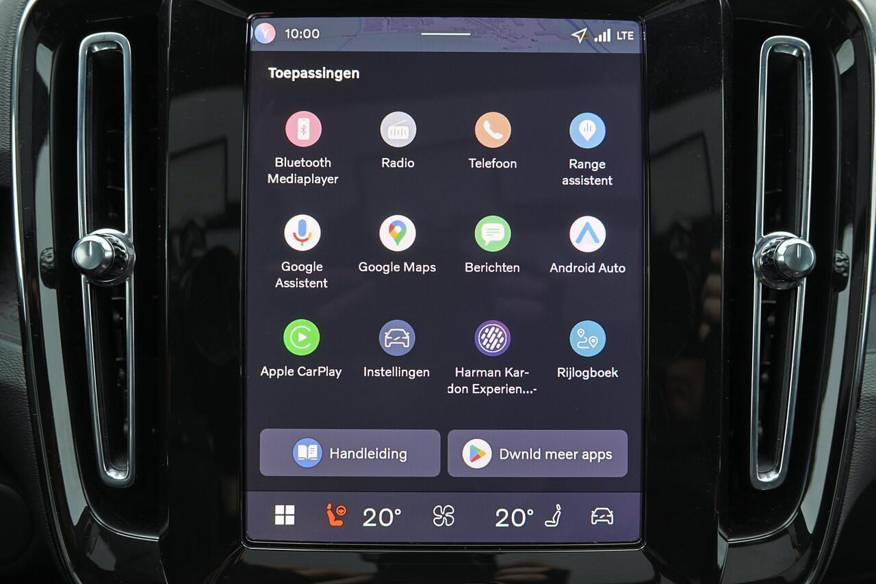 Volvo EX40 Single Motor Plus 70 kWh - Panorama/schuifdak - IntelliSafe Assist & Surround - Harman/Kardon audio - Parkeercamera achter - Verwarmde voorstoelen & stuur - Parkeersensoren voor & achter - Draadloze tel. lader - Warmtepomp - 19' LMV