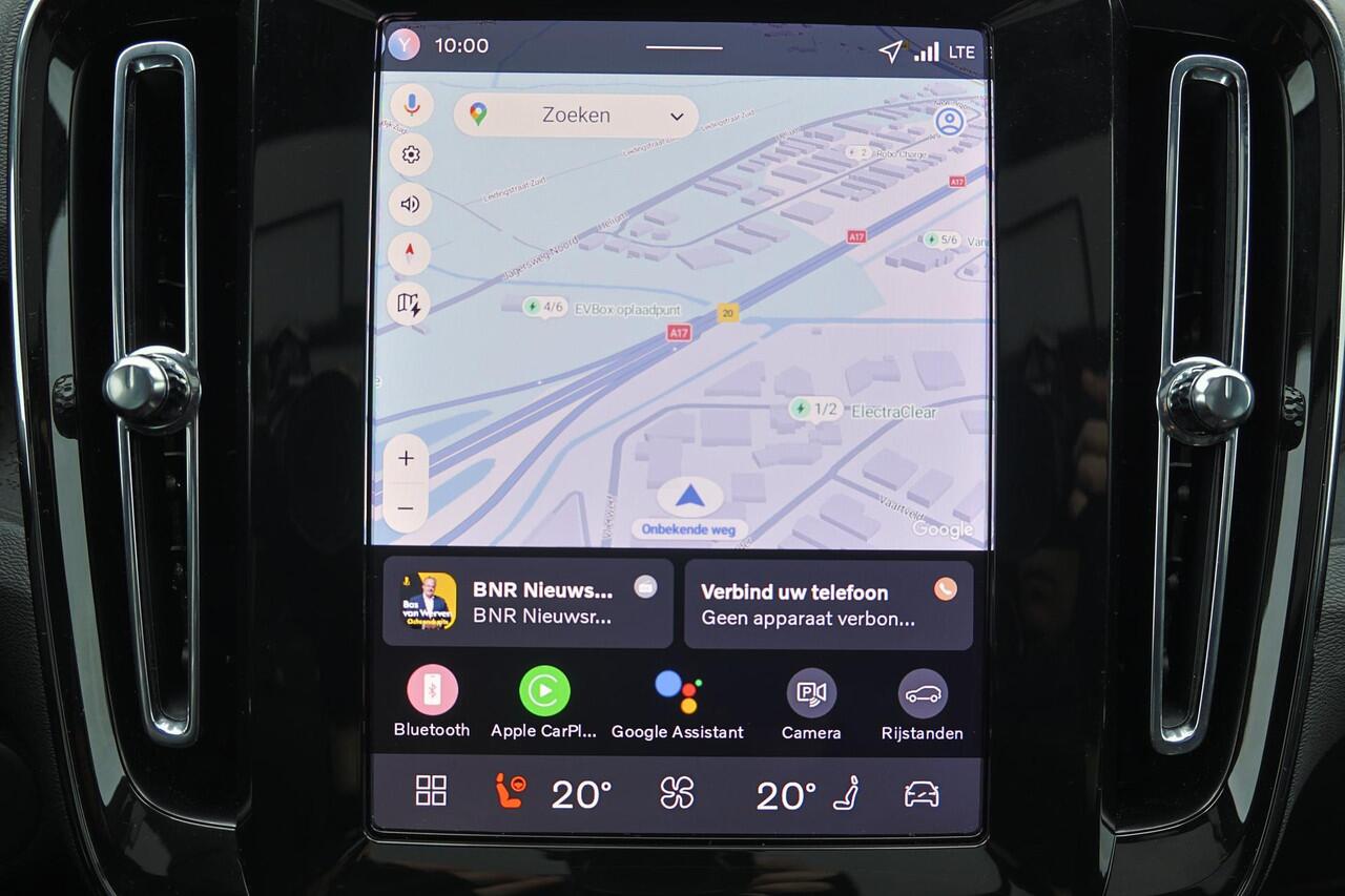 Volvo EX40 Single Motor Plus 70 kWh - Panorama/schuifdak - IntelliSafe Assist & Surround - Harman/Kardon audio - Parkeercamera achter - Verwarmde voorstoelen & stuur - Parkeersensoren voor & achter - Draadloze tel. lader - Warmtepomp - 19' LMV