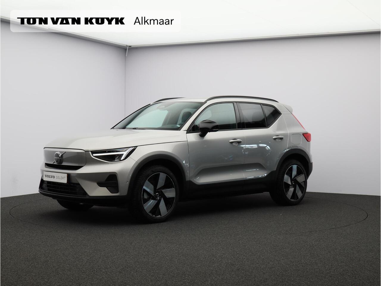Volvo EX40 Single Motor Extended Range Business Ed. 82 kWh / 360 camera / BLIS / Stoel + stuurwielverwarming / 20'' / Nubuck / Getint glas