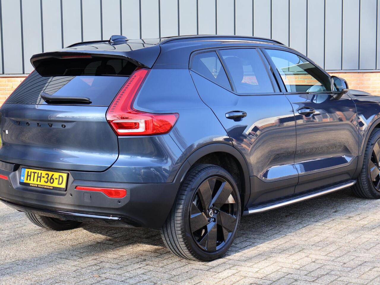 Volvo EX40 Single Motor Extended Range Plus Black Ed. 82 kWh |Lederen Bekleding| Running Board|