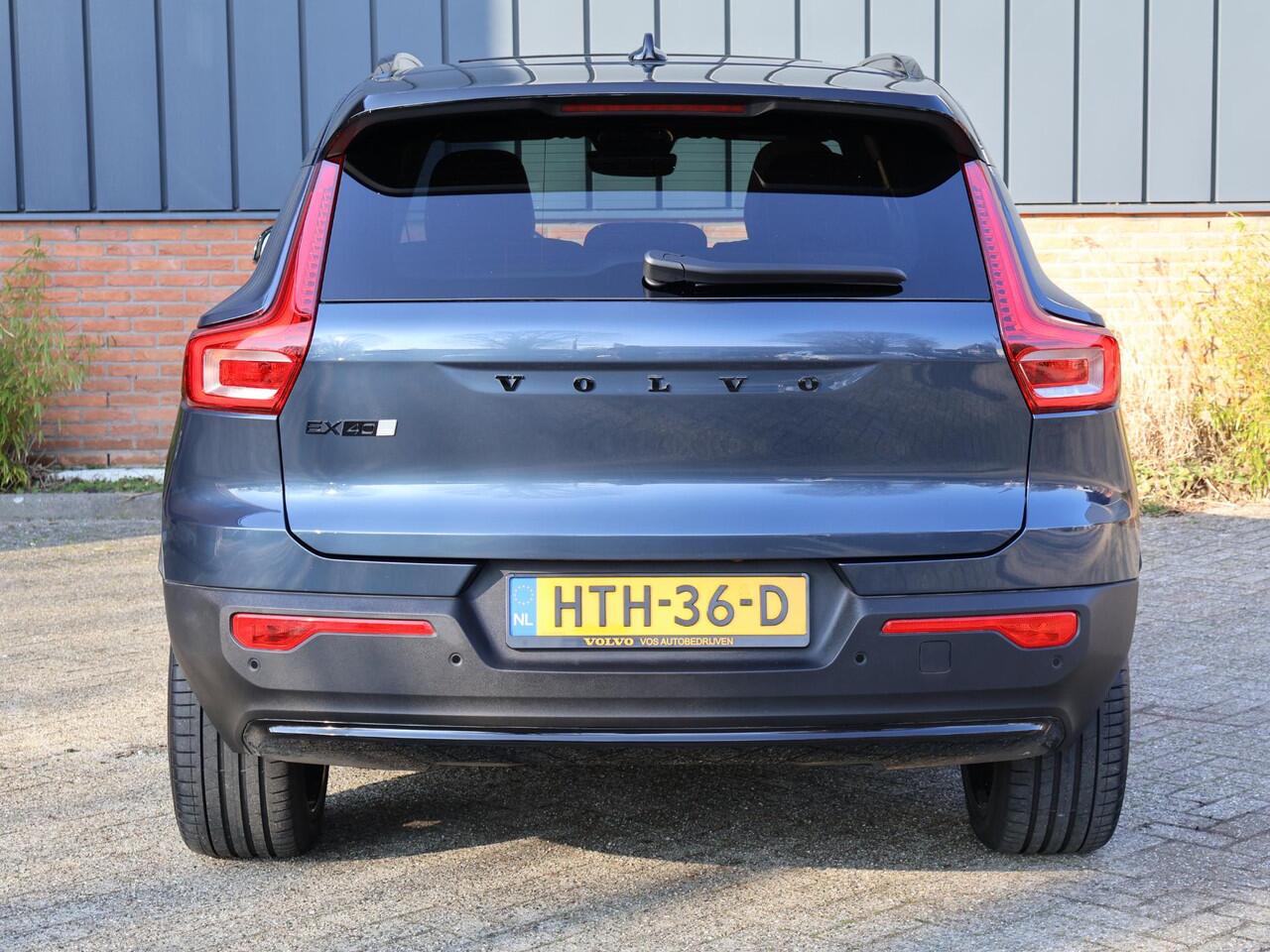 Volvo EX40 Single Motor Extended Range Plus Black Ed. 82 kWh |Lederen Bekleding| Running Board|