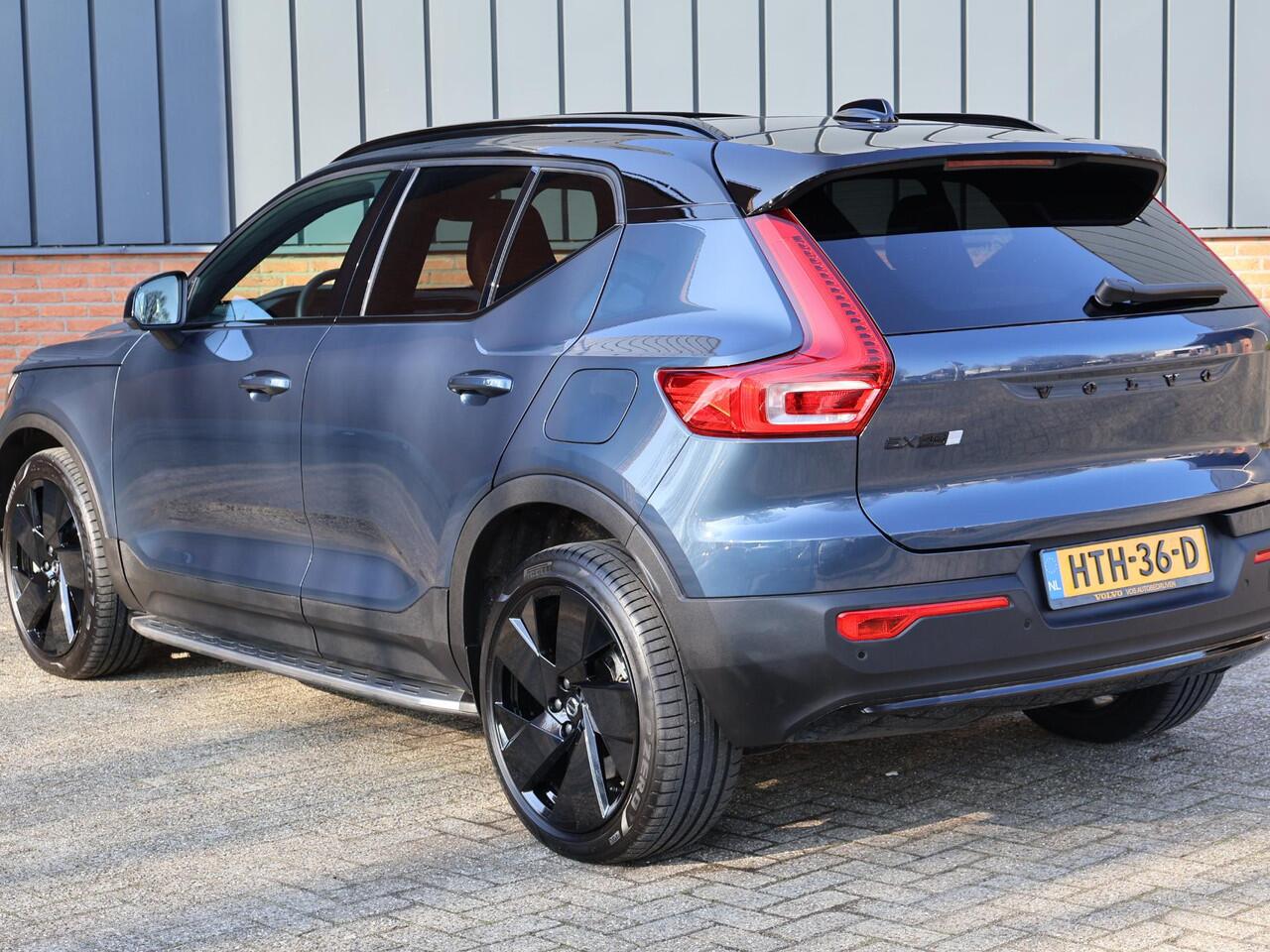 Volvo EX40 Single Motor Extended Range Plus Black Ed. 82 kWh |Lederen Bekleding| Running Board|