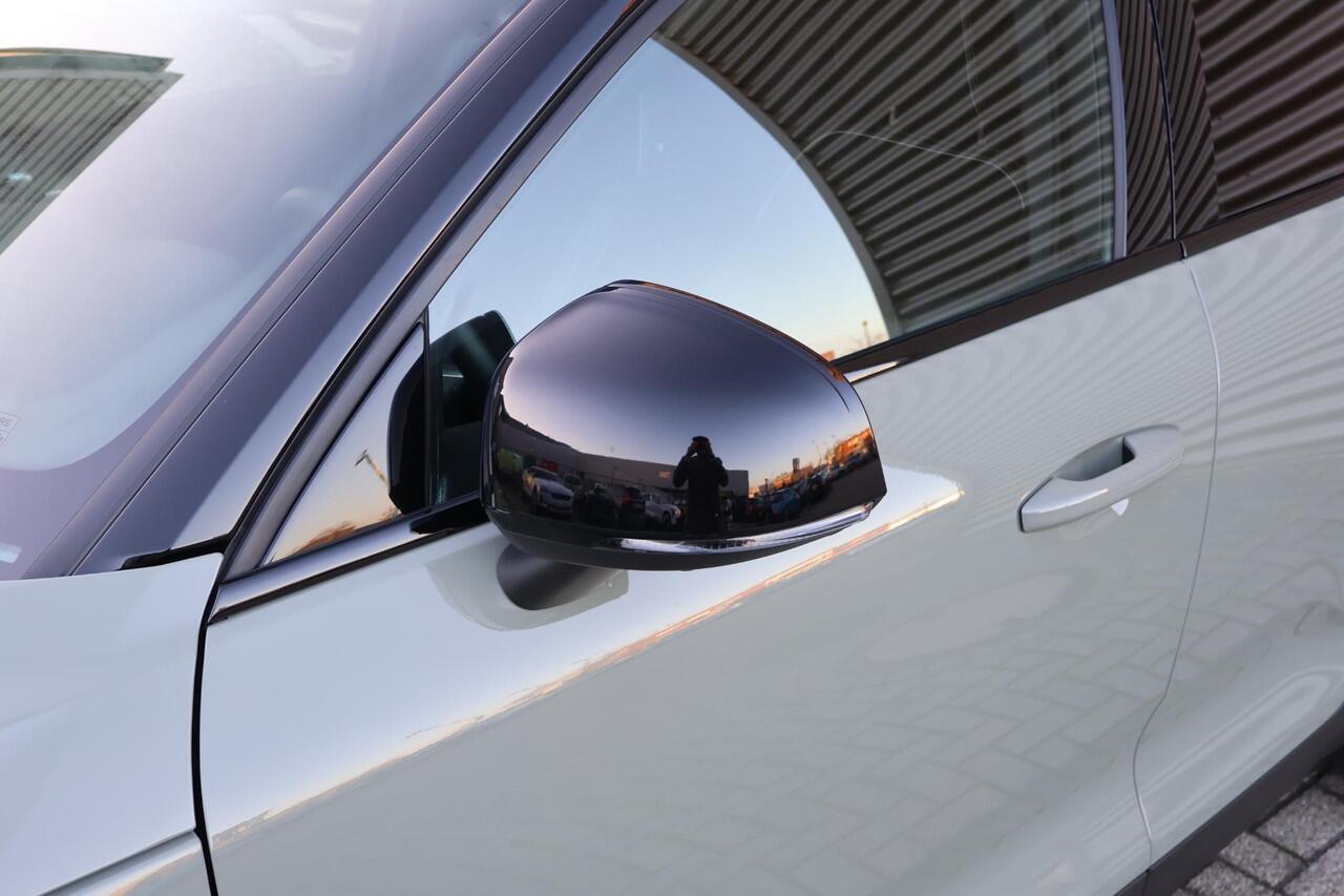 Volvo EX40 Single Motor Extended Range Ultra 82 kWh | Panoramadak | 360° camera | Memory stoelen elektr. bedienbaar