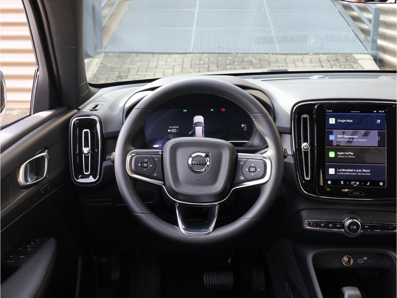 Volvo EX40 Single Motor Extended Range Plus 82 kWh | Memory stoelen elektr. bedienbaar | Pilot assist