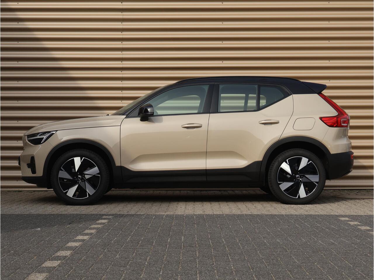 Volvo EX40 Single Motor Extended Range Plus 82 kWh | Memory stoelen elektr. bedienbaar | Pilot assist