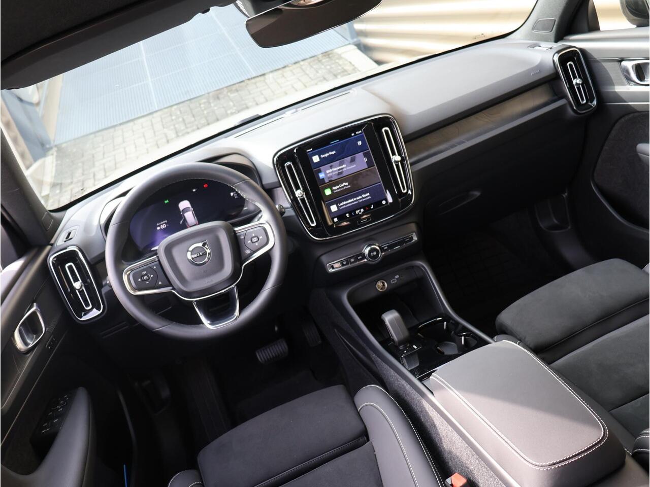 Volvo EX40 Single Motor Extended Range Plus 82 kWh | Memory stoelen elektr. bedienbaar | Pilot assist