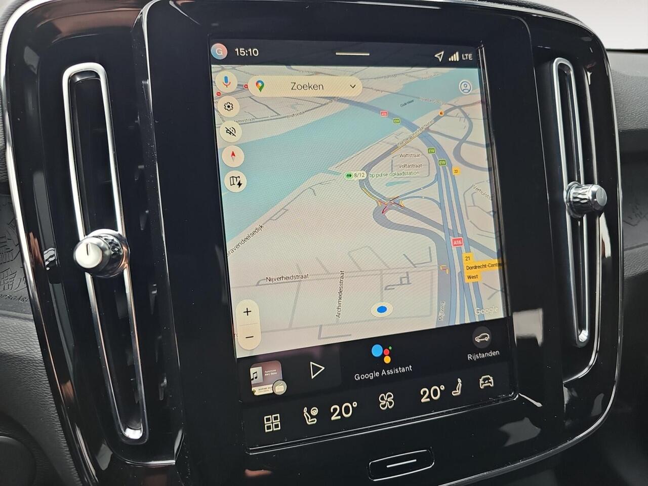 Volvo EX40 Single Motor Extended Range Business Ed. 82 kWh | PRIVATE LEASE VANAF: ¤929 p.m. | Harman Kardon | Stuur- en stoelverwarming | 19 inch | Elek. achterklep