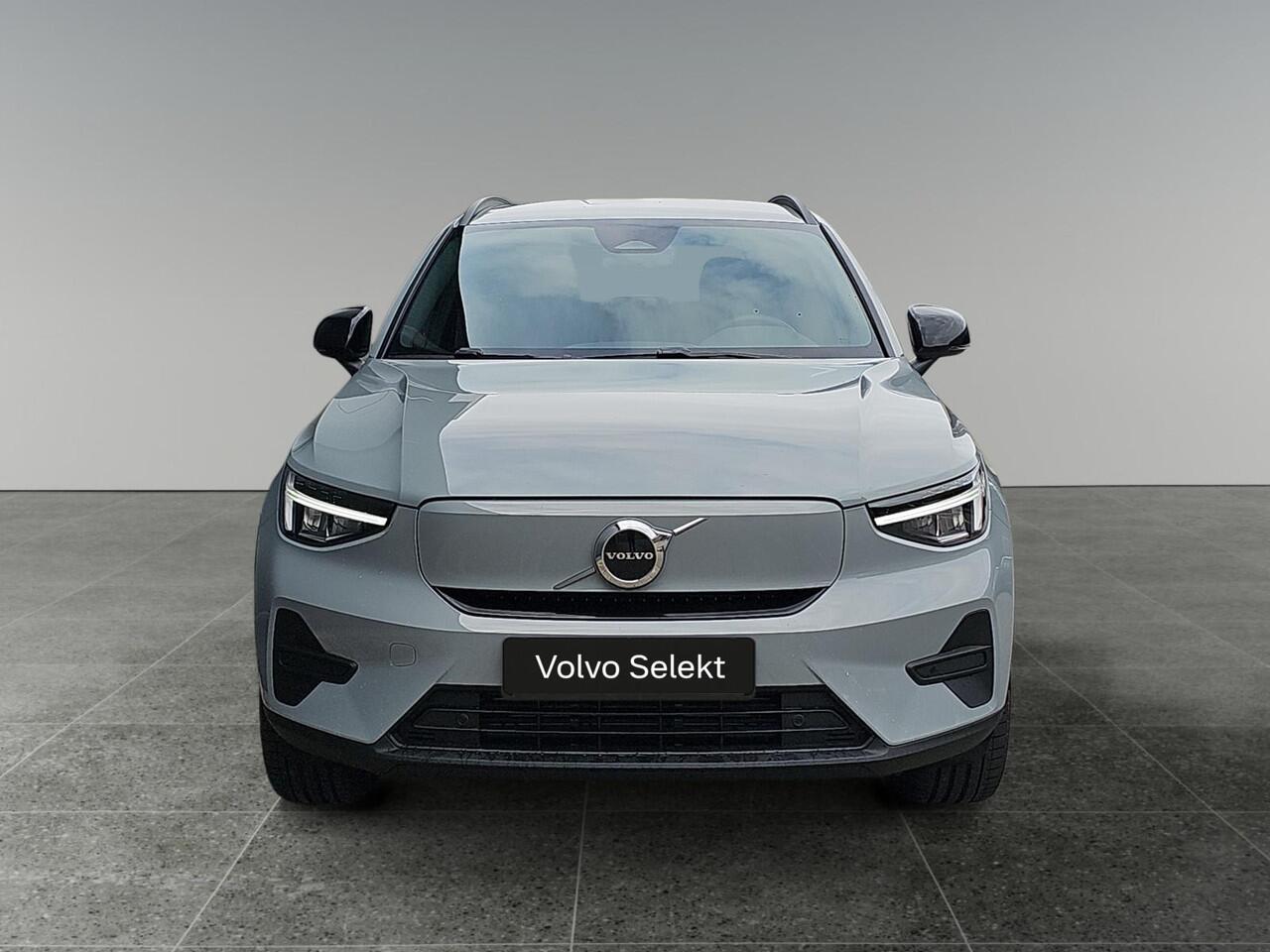 Volvo EX40 Single Motor Extended Range Business Ed. 82 kWh | PRIVATE LEASE VANAF: ¤929 p.m. | Harman Kardon | Stuur- en stoelverwarming | 19 inch | Elek. achterklep