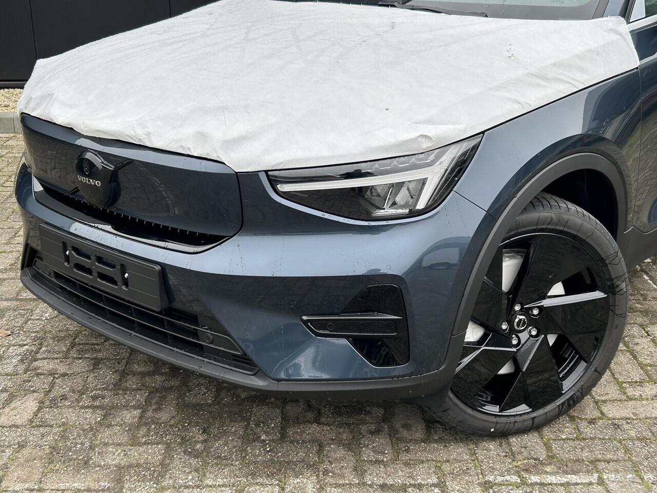 Volvo EX40 Single Motor Extended Range Plus Black Ed. 82 kWh / Harman Kardon / Stoel+Stuurverwarming / Adaptive Cruise / BLIS / Keyless /