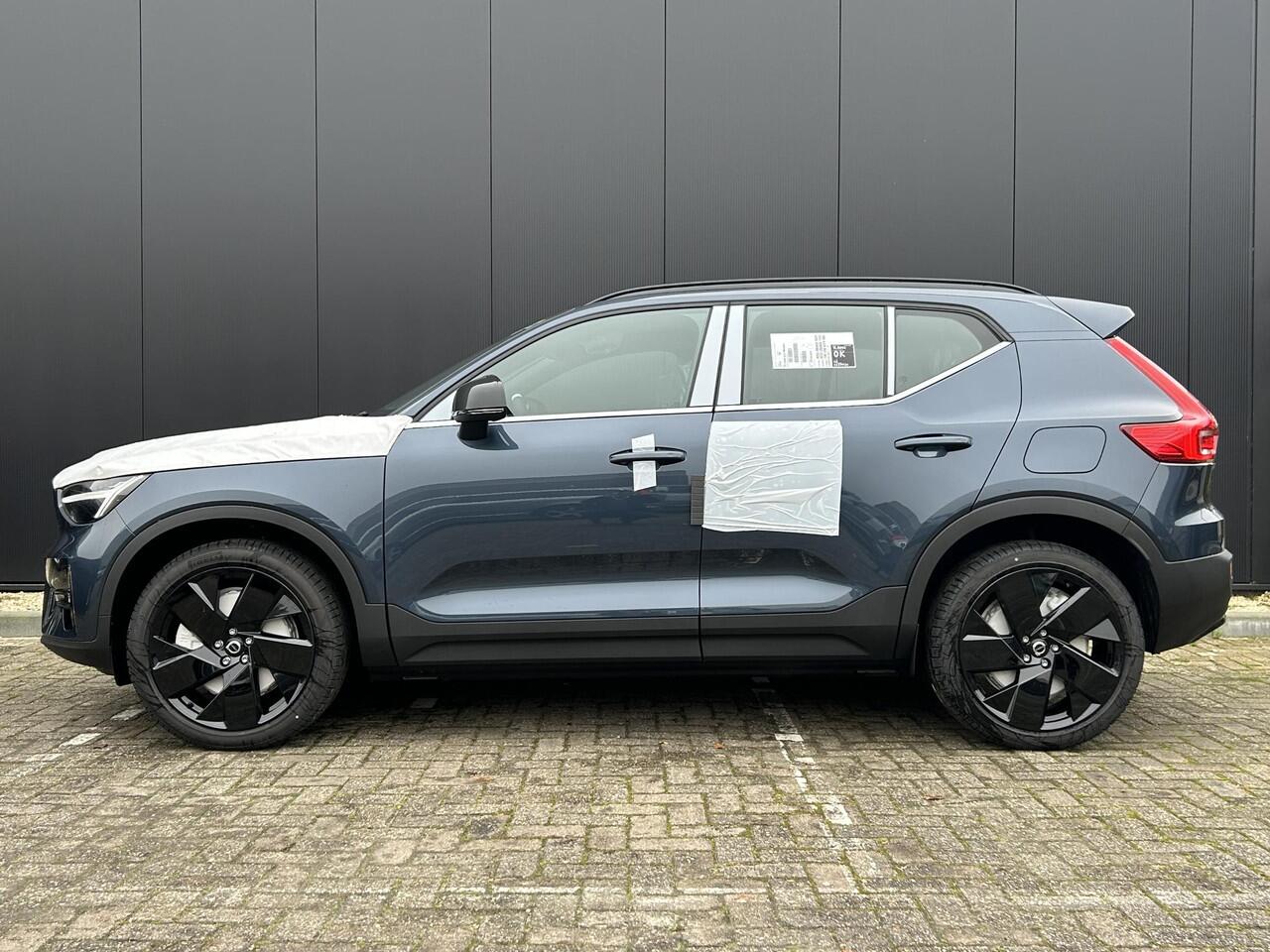 Volvo EX40 Single Motor Extended Range Plus Black Ed. 82 kWh / Harman Kardon / Stoel+Stuurverwarming / Adaptive Cruise / BLIS / Keyless /