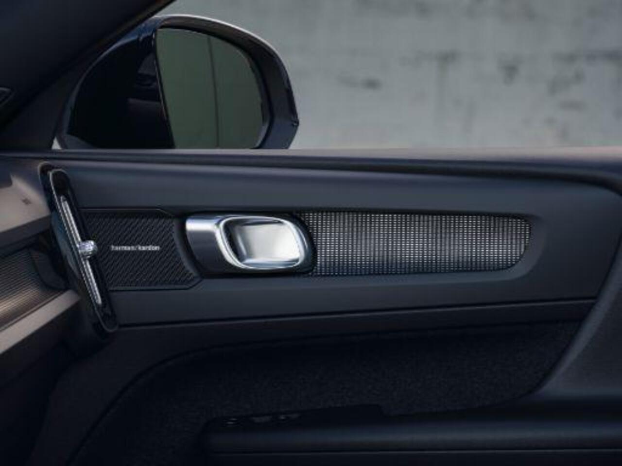 Volvo EX40 Single Motor | LED Verlichting | Carplay | Adaptive Cruise Control | Vanafprijs EX40 Essential 42.995 |