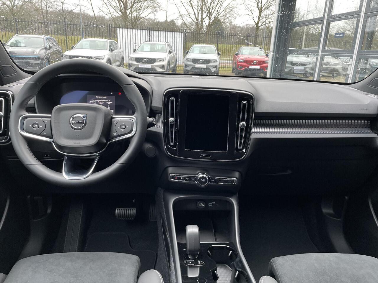 Volvo EX40 Single Motor Extended Range Plus | DEMO DEAL | Verwarmbare voorstoelen & stuurwiel | Premium audio by Harman Kardon | Adaptive cruise control | Keyless | Warmtepomp | 20 inch Lichtmetalen velgen
