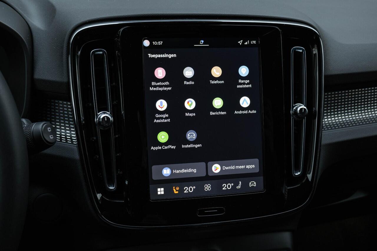 Volvo EX40 Single Motor Extended Range Plus | DEMO DEAL | Verwarmbare voorstoelen & stuurwiel | Premium audio by Harman Kardon | Adaptive cruise control | Keyless | Warmtepomp | 20 inch Lichtmetalen velgen