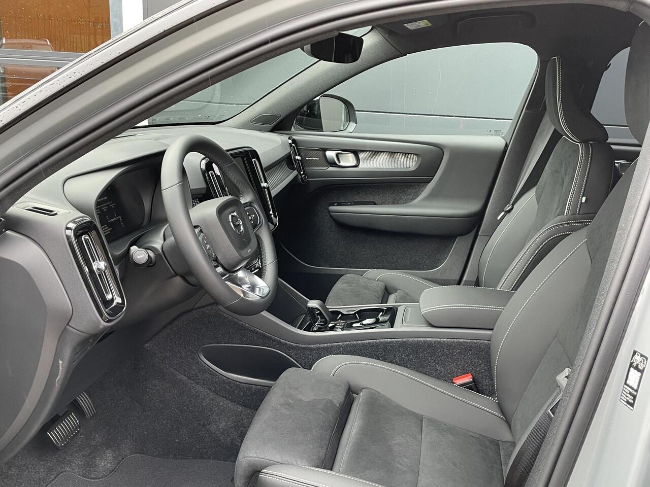 Volvo EX40 Single Motor Extended Range Plus | DEMO DEAL | Verwarmbare voorstoelen & stuurwiel | Premium audio by Harman Kardon | Adaptive cruise control | Keyless | Warmtepomp | 20 inch Lichtmetalen velgen