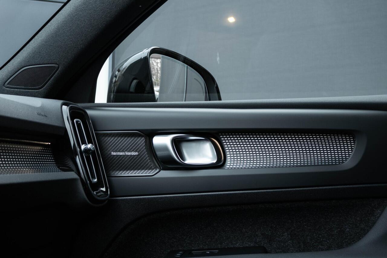 Volvo EX40 Single Motor Extended Range Plus | DEMO DEAL | Verwarmbare voorstoelen & stuurwiel | Premium audio by Harman Kardon | Adaptive cruise control | Keyless | Warmtepomp | 20 inch Lichtmetalen velgen