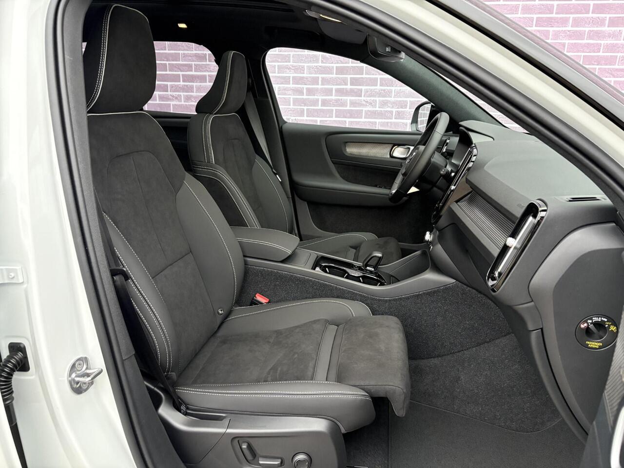 Volvo EX40 Single Motor Ext. Range Ultra Bl. Ed. Eur. 82 kWh | Google | Stoelverwarming Voor + Achter | Adaptieve Cruise Control | Getint Glas | Stuurverwarming | Warmtepomp | Harman Kardon Audio | Zitverlenging | Elek. Achterklep | Park Assist | Draadloos Opladen T