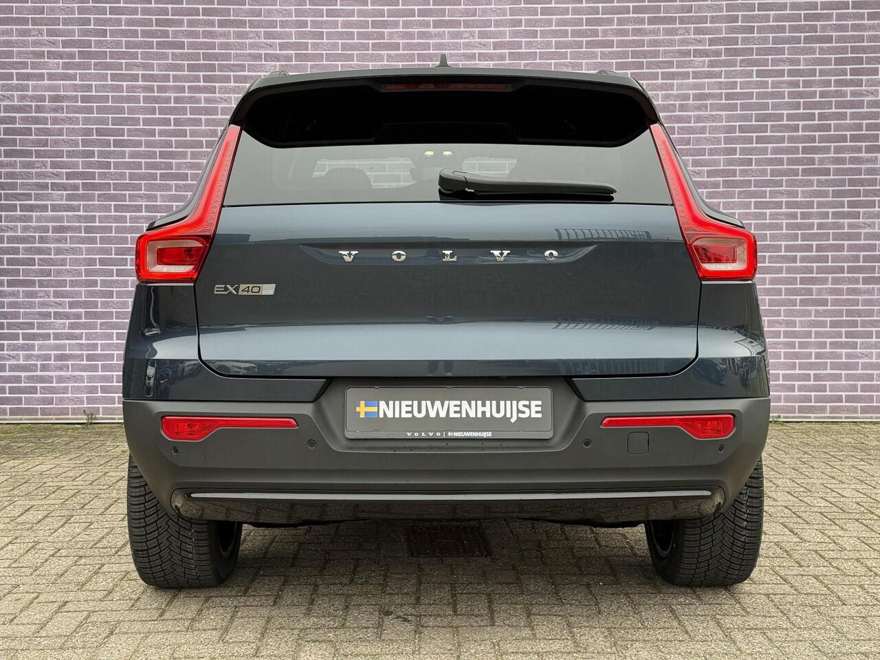 Volvo EX40 Single Motor Extended Range Plus Europa 82 kWh Europa | Harman/Kardon | Power Seats | BLIS | Adaptive Cruise Control | Stoelverwarming voor & achter | Stuurverwarming | Warmtepomp | Getint Glas |