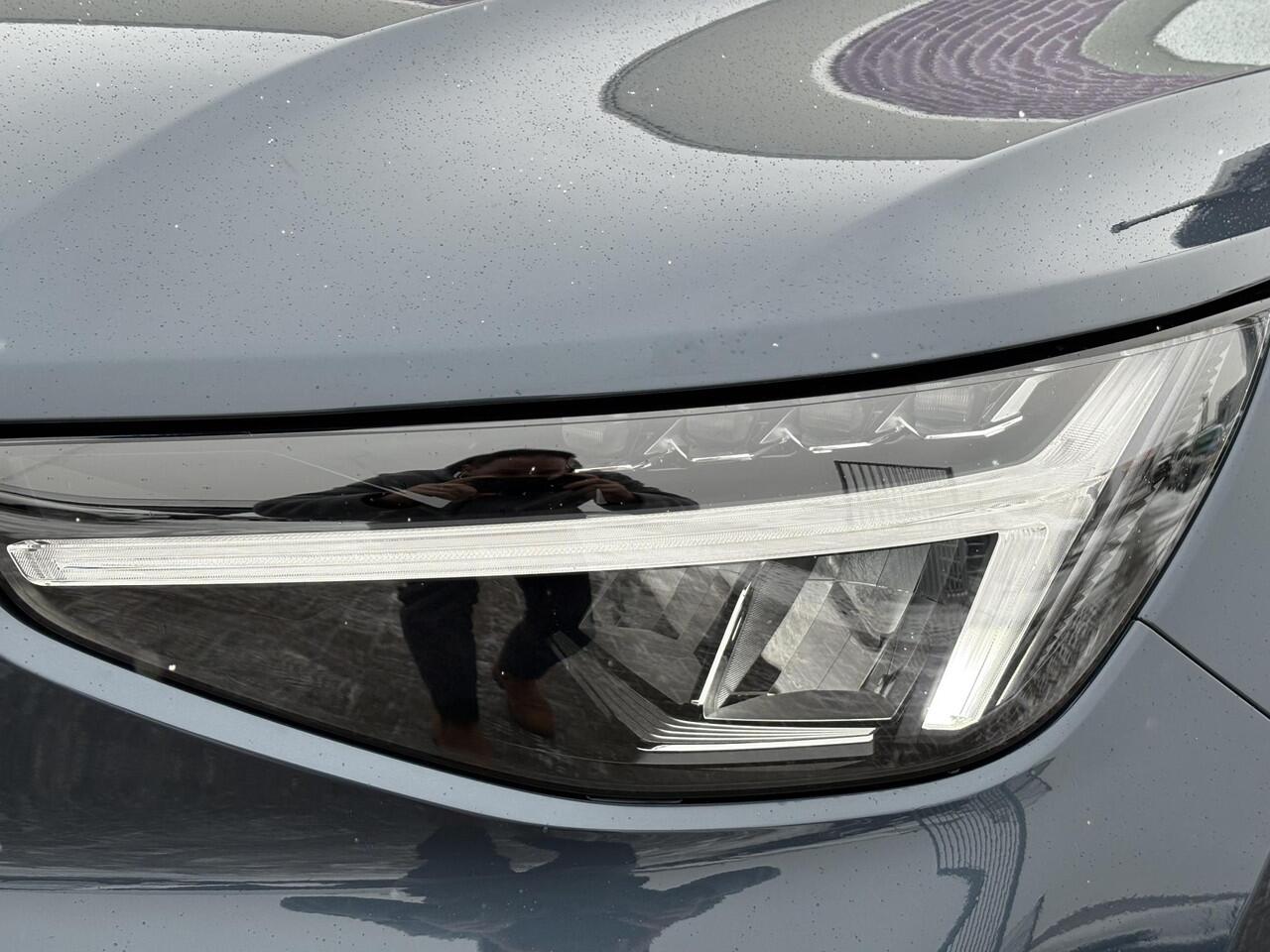 Volvo EX40 Single Motor Extended Range Plus 82 kWh | Europa | Stoel/stuur verwarming | Keyless entry/start | Memory | Harman/Kardon | Adaptief | Pilot Assist |