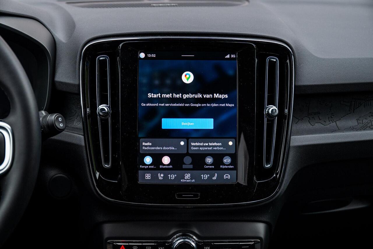 Volvo EX40 Single Motor Extended Range Plus Black Edition Europa | Harman/Kardon | Power Seats | BLIS | Adaptive Cruise Control | Stoelverwarming voor & achter | Stuurverwarming | Warmtepomp | Getint Glas |