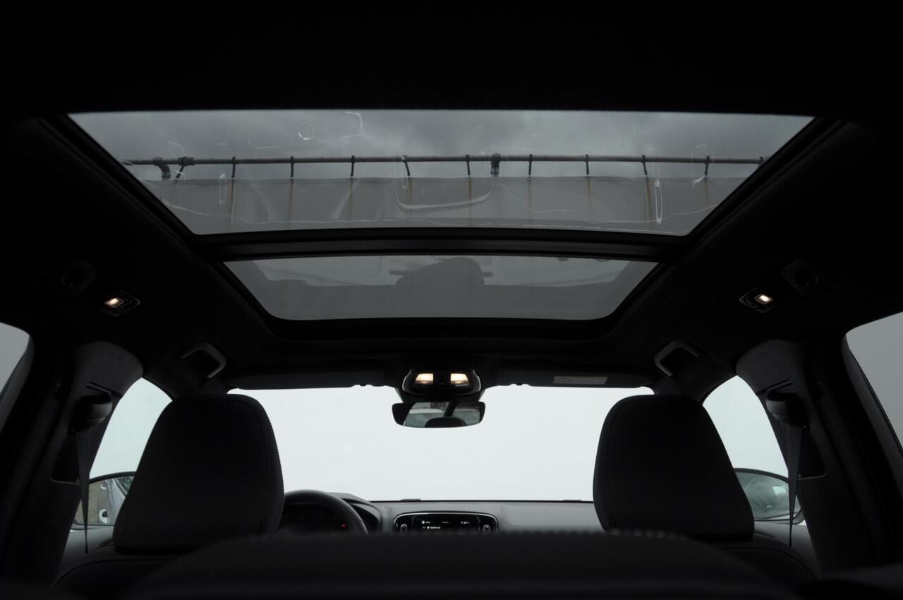 Volvo EX40 252PK Single Motor Extended Range 82 kWh Plus / Lounge Pakket / Extra getint glas / 360 Camera / 20'' velgen / Panoramadak / Zwart dak