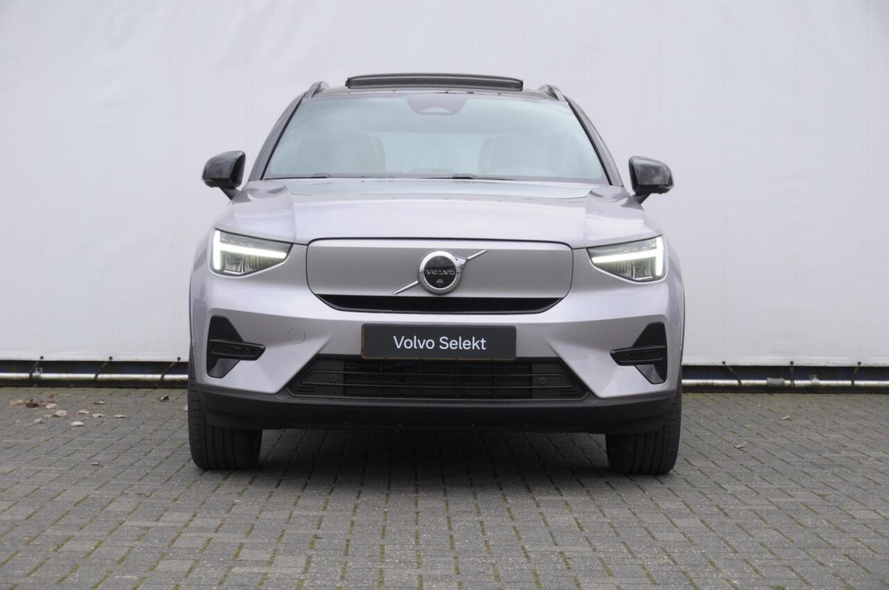 Volvo EX40 252PK Single Motor Extended Range 82 kWh Plus / Lounge Pakket / Extra getint glas / 360 Camera / 20'' velgen / Panoramadak / Zwart dak