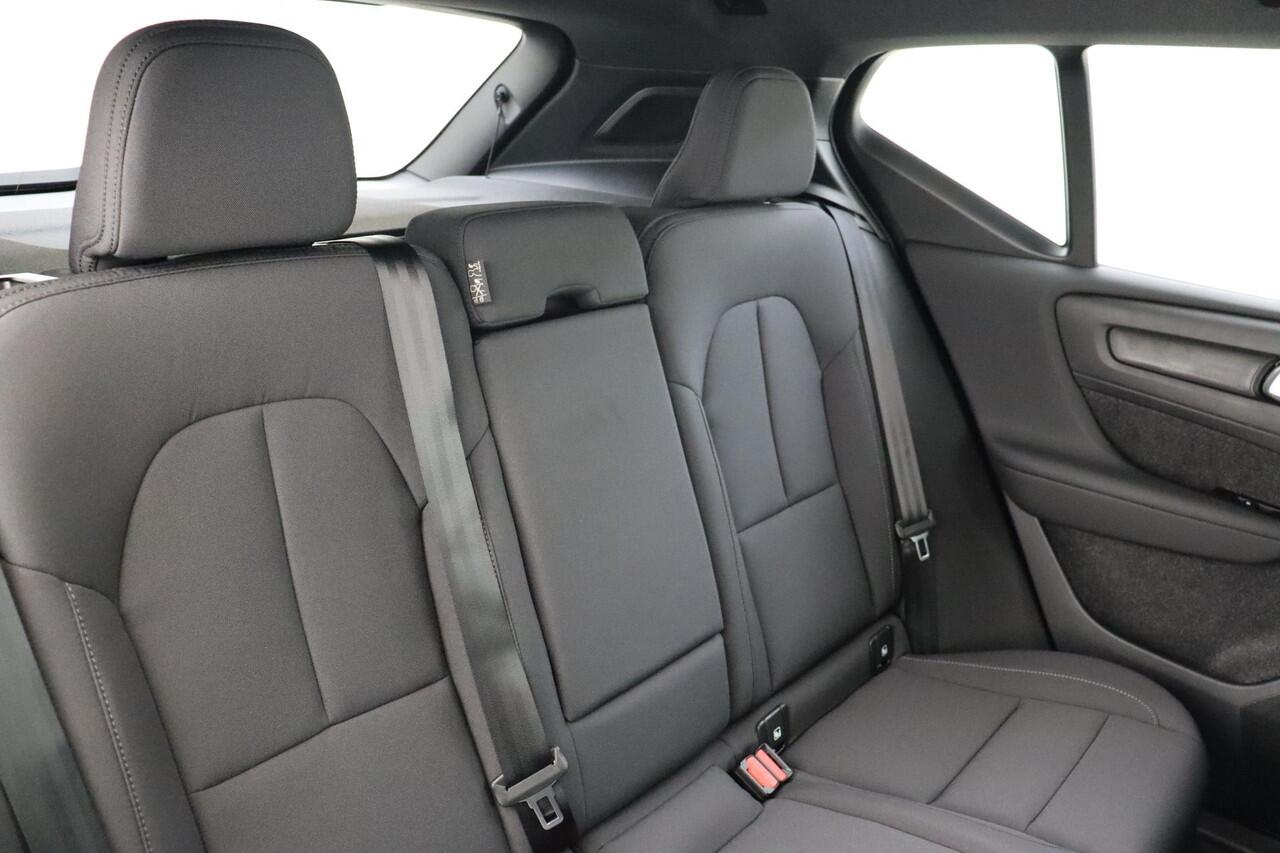 Volvo EX40 SINGLE MOTOR EXTENDED RANGE BUSINESS ED. 82 kWh -HARMAN/KARDON|360°CAM|ADAP.CRUISE|WARMTEPOMP|PRIVACY.GLAS|19"