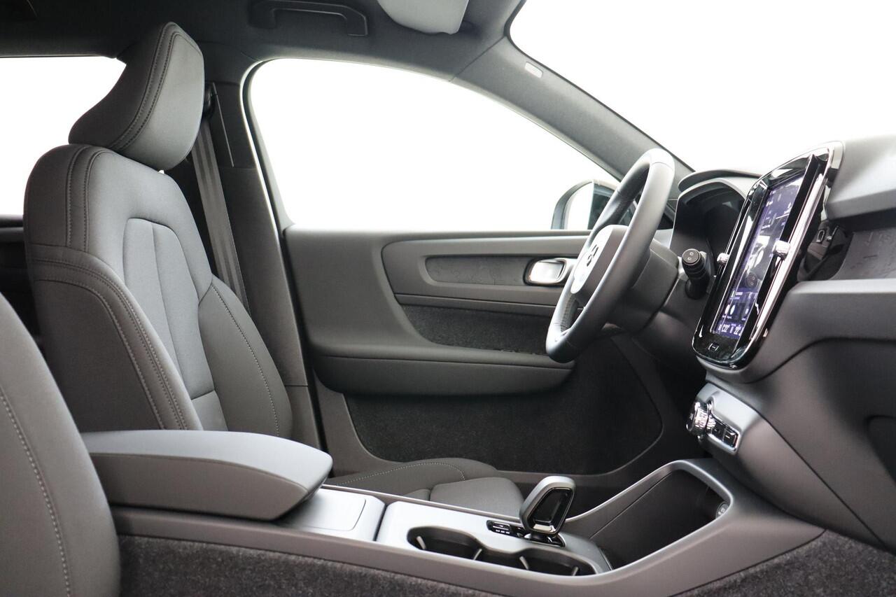 Volvo EX40 SINGLE MOTOR EXTENDED RANGE BUSINESS ED. 82 kWh -HARMAN/KARDON|360°CAM|ADAP.CRUISE|WARMTEPOMP|PRIVACY.GLAS|19"