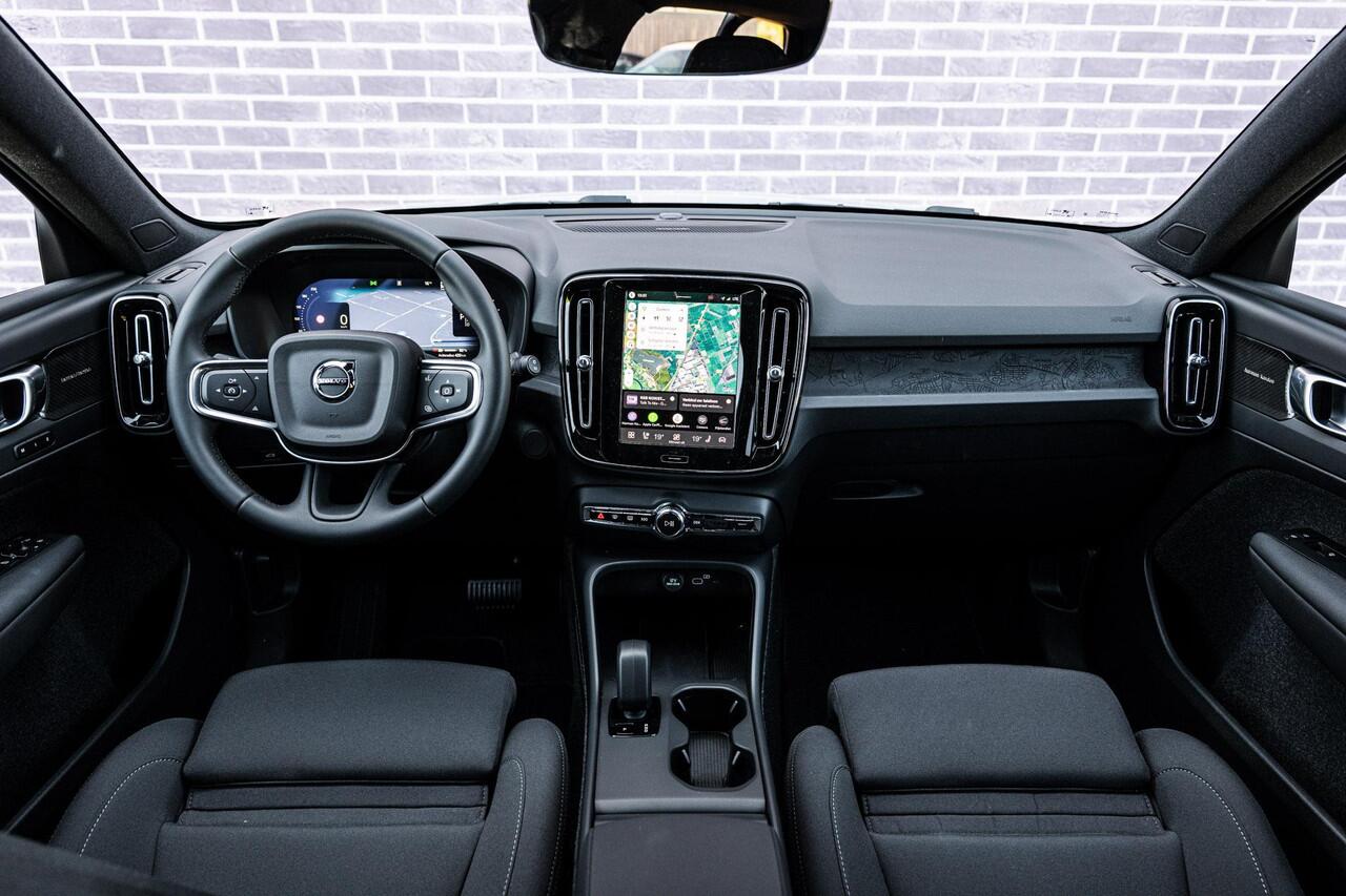 Volvo EX40 Single Motor Plus Europa 70 kWh | Adaptive Cruise Control | BLIS | Harman / Kardon | Stoelverwarming voor & achter | Stuuverwarming | Keyless | Memory | Elektrische Stoelen | Parkeercamera | 20" |