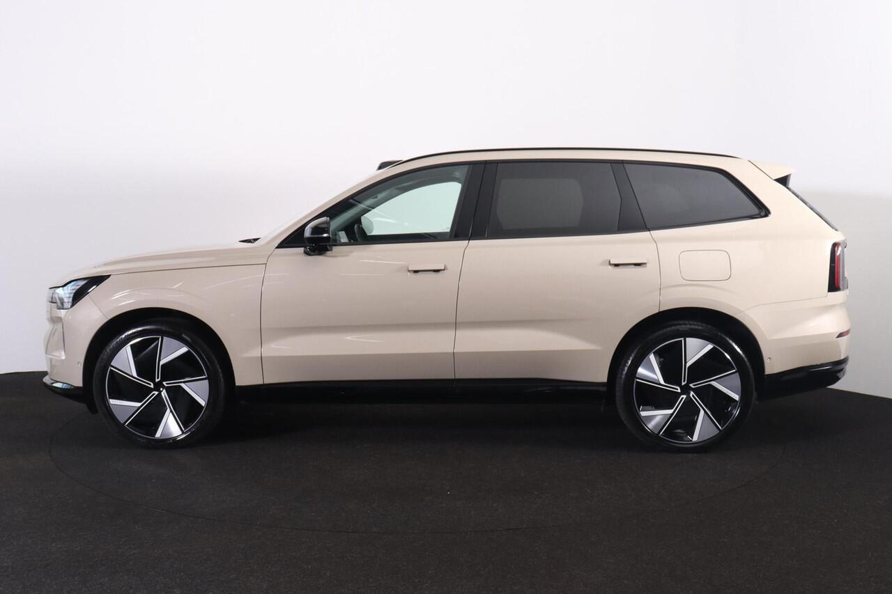 Volvo EX90 Twin Motor Performance Ultra 7p. 111 kWh - Luchtvering - Panoramadak - IntelliSafe Assist & Surround - 360º Camera - BOSE speakers - Verwarmde voorstoelen, stuur & achterbank - Parkeersensoren voor & achter - Head up display - Draadloze tel. lader - Extra