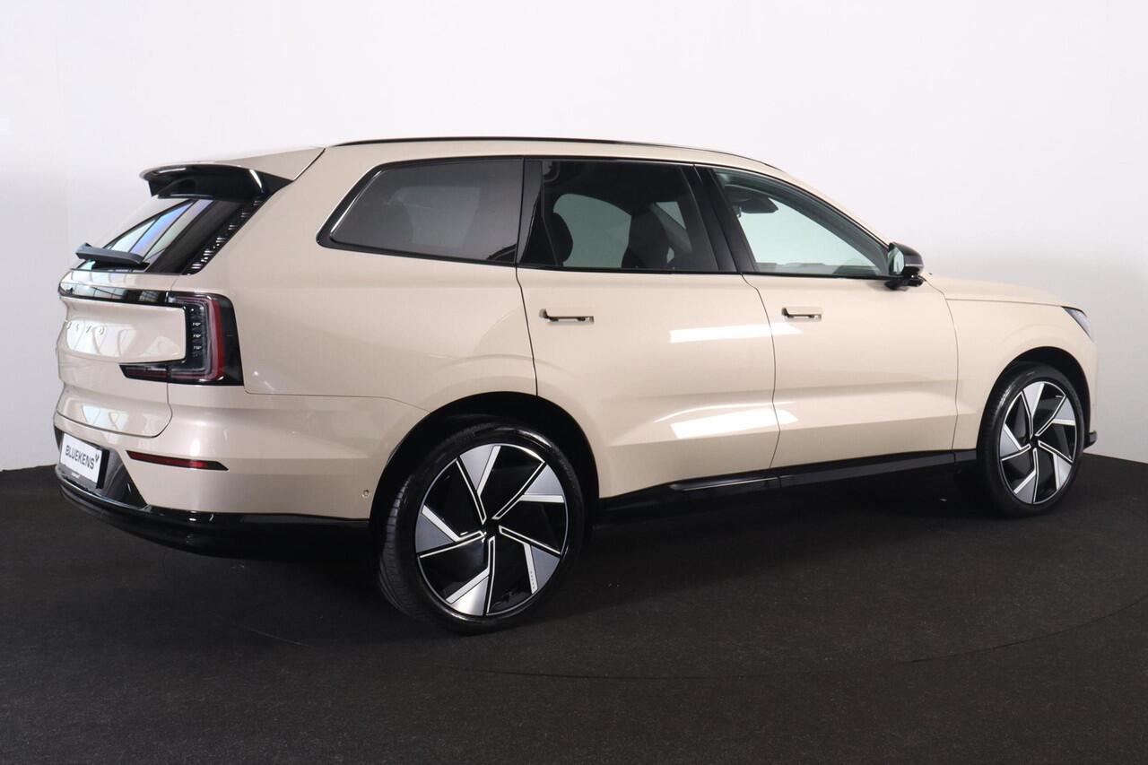 Volvo EX90 Twin Motor Performance Ultra 7p. 111 kWh - Luchtvering - Panoramadak - IntelliSafe Assist & Surround - 360º Camera - BOSE speakers - Verwarmde voorstoelen, stuur & achterbank - Parkeersensoren voor & achter - Head up display - Draadloze tel. lader - Extra