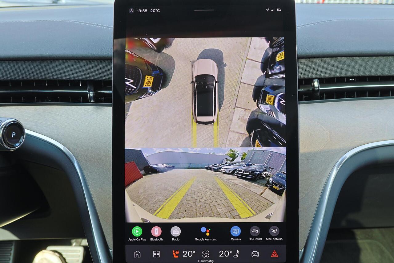 Volvo EX90 Twin Motor Performance Ultra 7p. 111 kWh - Luchtvering - Panoramadak - IntelliSafe Assist & Surround - 360º Camera - BOSE speakers - Verwarmde voorstoelen, stuur & achterbank - Parkeersensoren voor & achter - Head up display - Draadloze tel. lader - Extra