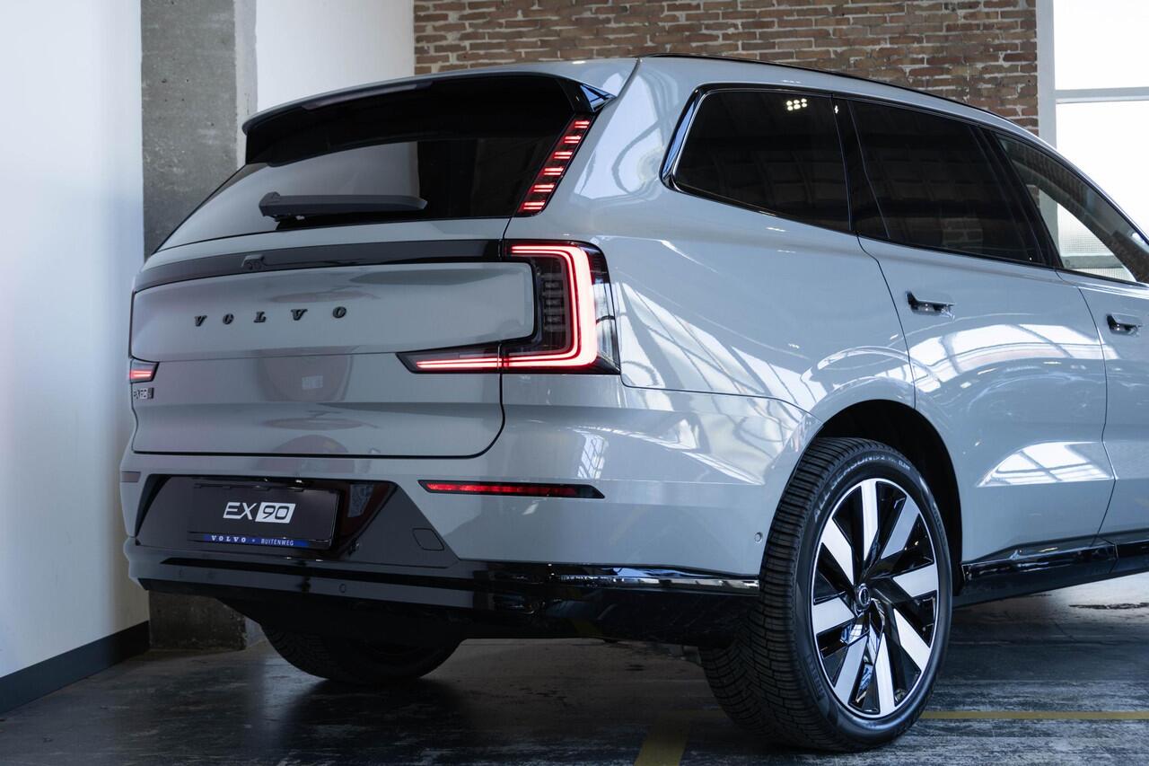 Volvo EX90 Twin Motor Ultra 7p. 111 kWh | Direct leverbaar | Panoramadak | Stoelverwarming | Stuurwielverwarming | Google infotainment | 360° parkeercamera | Parkeerverwarming | Luchtvering