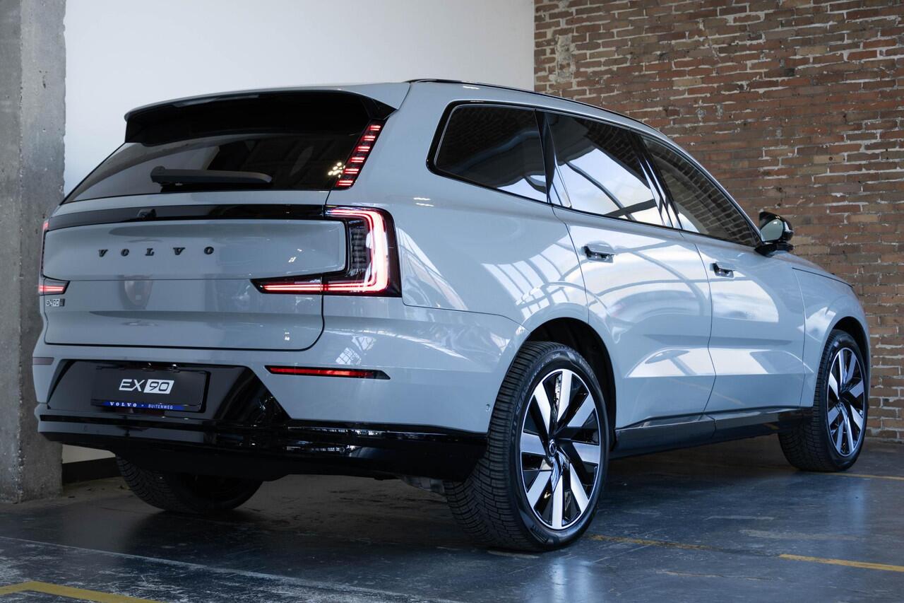 Volvo EX90 Twin Motor Ultra 7p. 111 kWh | Direct leverbaar | Panoramadak | Stoelverwarming | Stuurwielverwarming | Google infotainment | 360° parkeercamera | Parkeerverwarming | Luchtvering