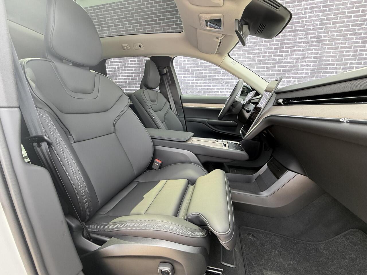 Volvo EX90 Single Motor Plus 7p. 104 kWh 17% Bijtelling | Uit voorraad Leverbaar | Bose audio | 360° Camera | 21'' | Climate Pack | Pilot Assist Pack | Head Up Display | Panorama Dak |