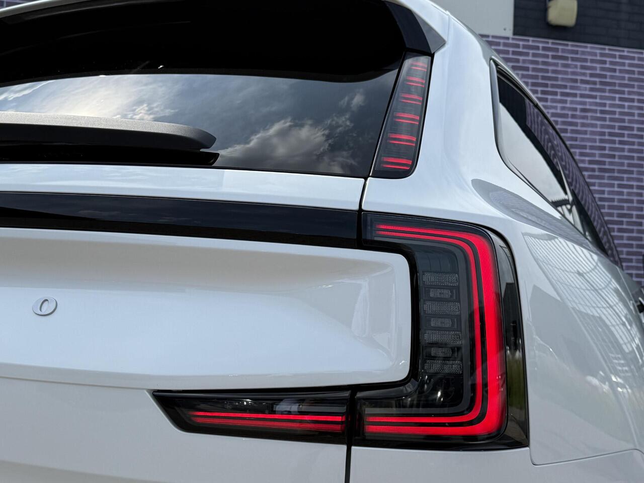 Volvo EX90 Single Motor Plus 7p. 104 kWh 17% Bijtelling | Uit voorraad Leverbaar | Bose audio | 360° Camera | 21'' | Climate Pack | Pilot Assist Pack | Head Up Display | Panorama Dak |