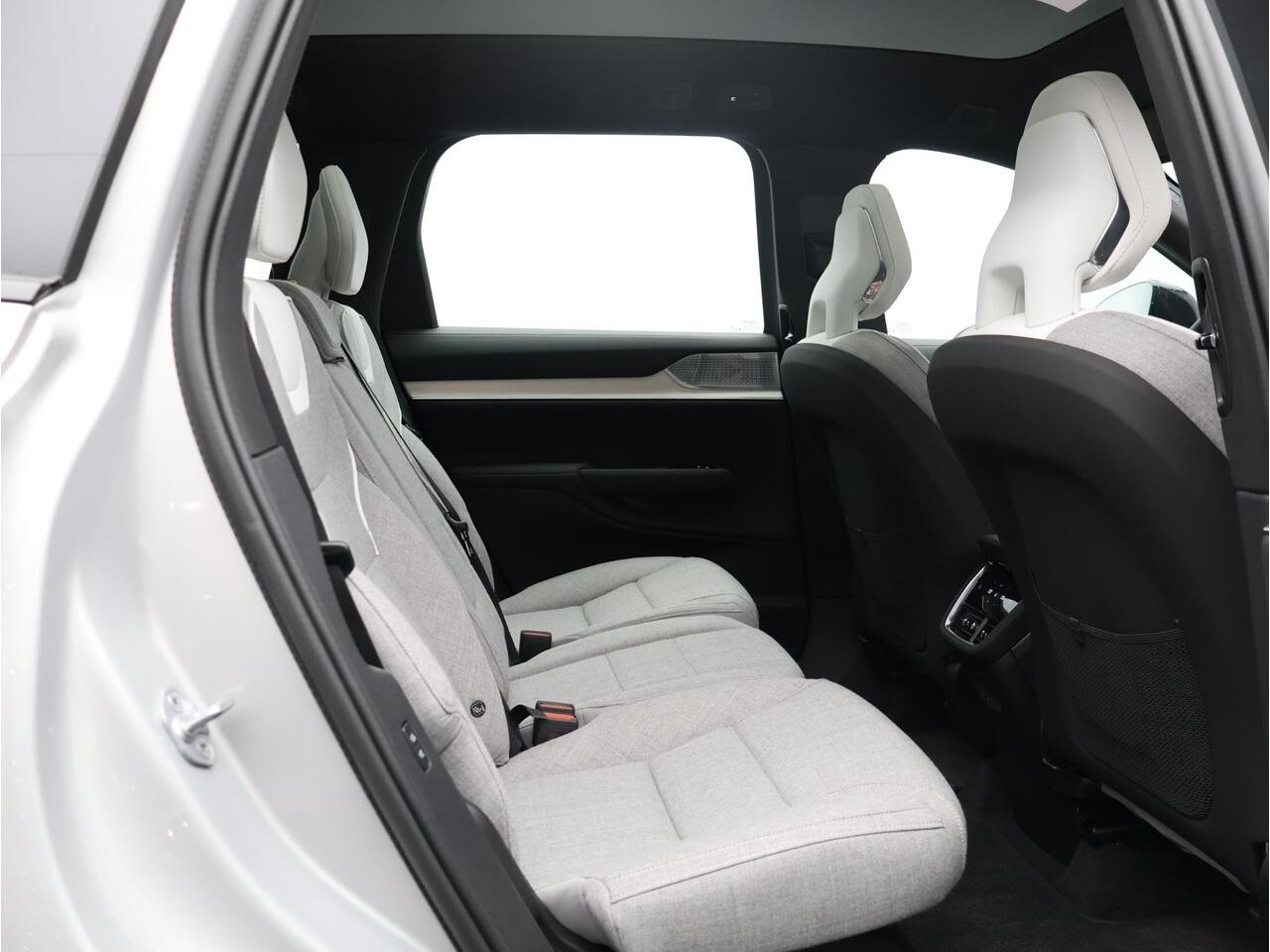 Volvo EX90 Twin Motor Performance 517PK Ultra 7p. 111 kWh / B&W Audio / 22" / Luchtvering / Head Up / 360gr Camera / Pilot Assist Pack /