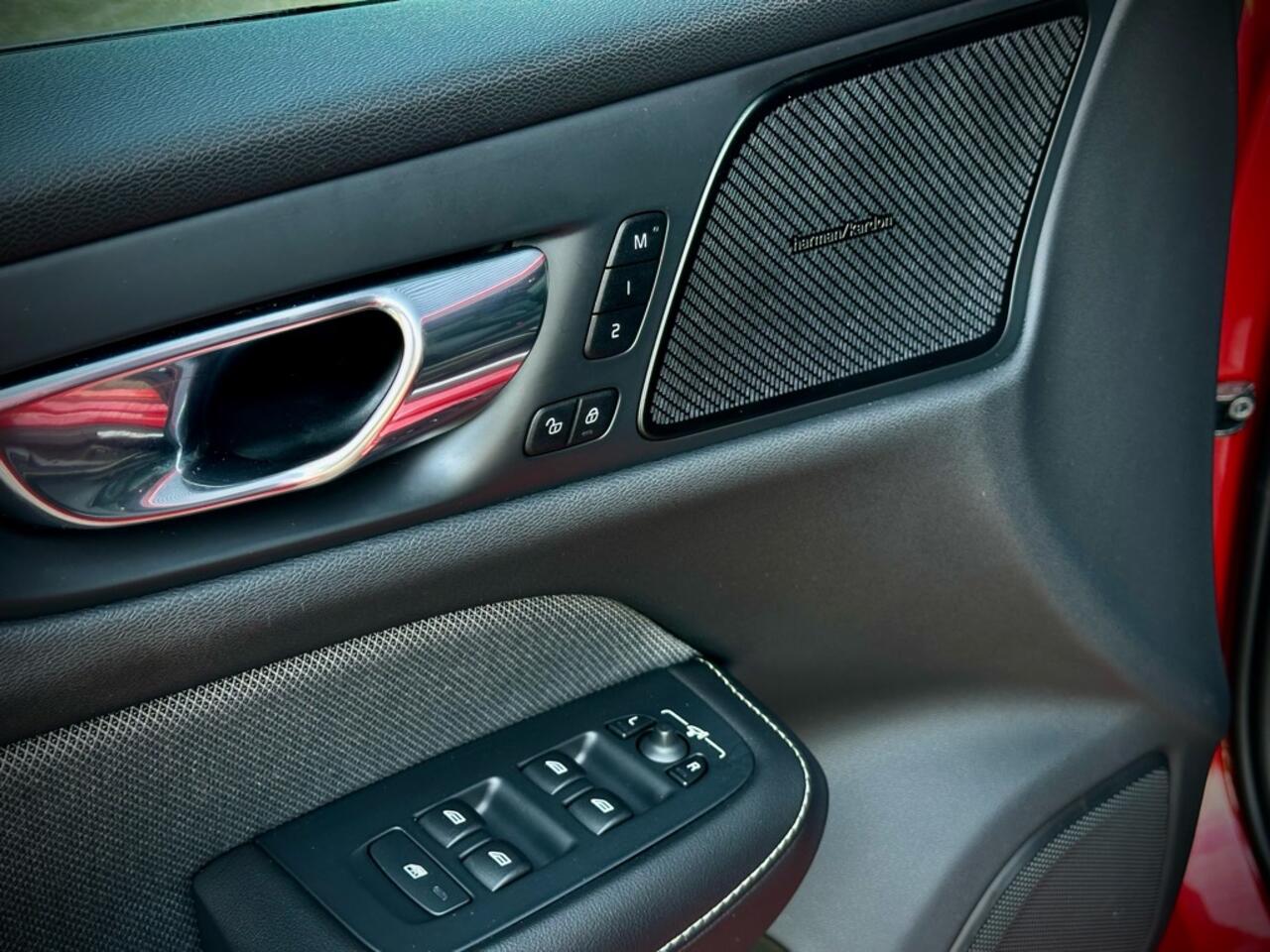 Volvo S60 2.0 T5 R DESIGN PANO|HUD|HK|PILOTASS|BLINDSPOT VOL!