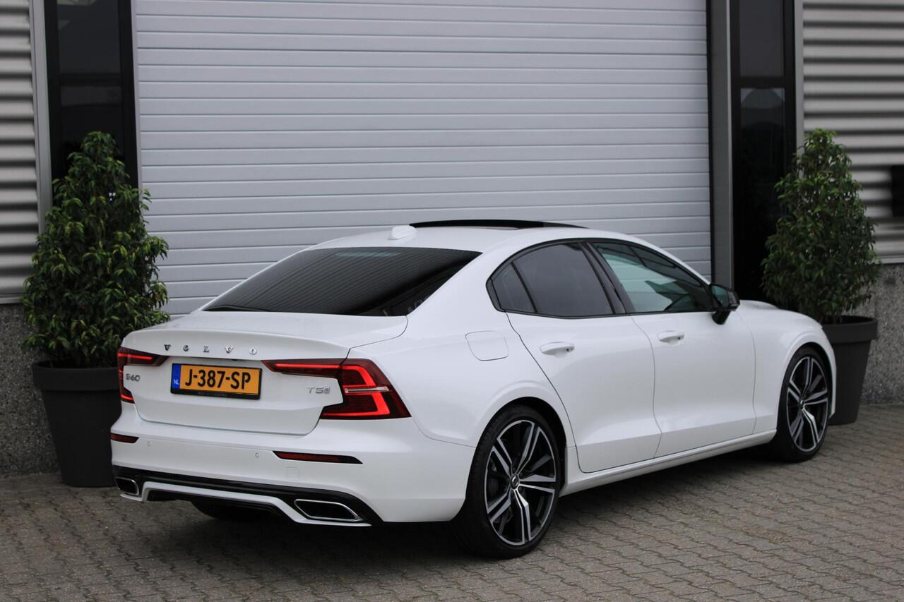 Volvo S60 2.0 T5 R-Design Trekhaak | Schuifdak | HeadUp | Keyless | Memory | 360 Camera | BLIS | Leder | HarmanKardon | LED | Dealer Onderhouden