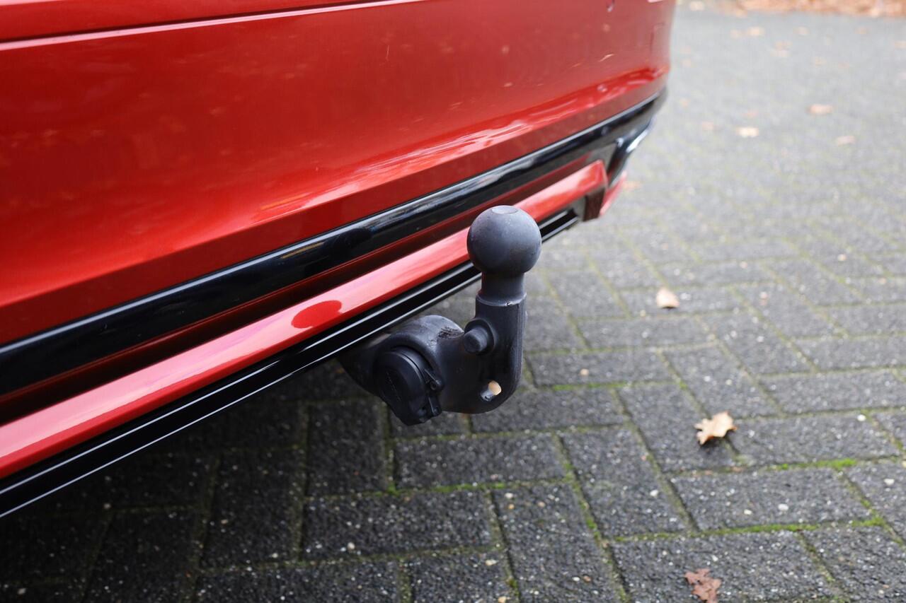 Volvo S60 2.0 T4 R-Design CAMERA LEER CARPLAY MEMORY TREKHAAK-ELEC. STOELVERW. DAB ZWARTE-HEMEL HARMAN&KARDON 2xELEC.VERST.STOELEN 18"LMV ENZ!