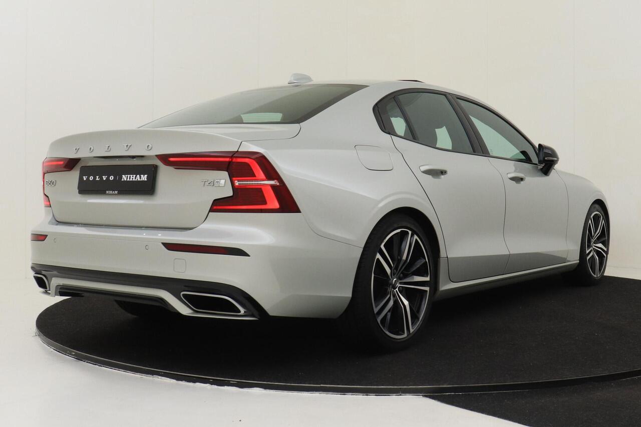 Volvo S60 T4 AUT. R-DESIGN -PANO.DAK|HEAD-UP DISP.|HARMAN/KARDON|KEYLESS|POWER-SEATS|POLESTAR|TREKHAAK