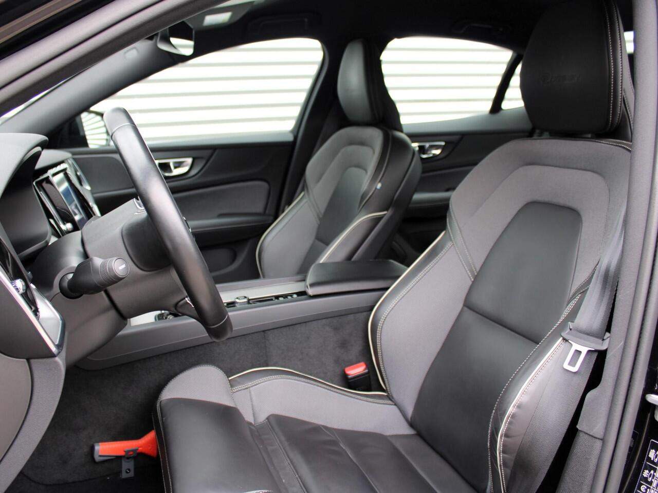 Volvo S60 2.0 T4 R-Design Automaat / Leder interieur / Sportstoelen / Trekhaak / 19" velgen / BLISS