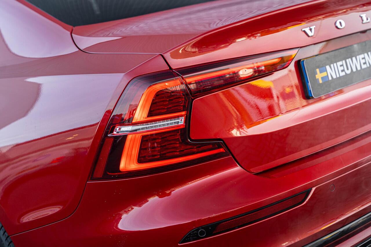 Volvo S60 2.0 B3 R-Design | Adaptieve Cruise Control | Parkeercamera | Dodehoek Detectie | Navigatie | Elektrische verstelbare stoel + geheugen |