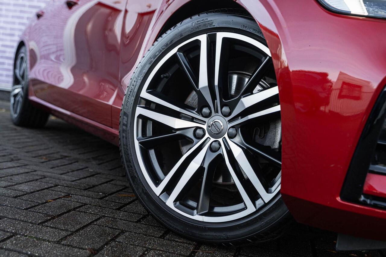 Volvo S60 2.0 B3 R-Design | Adaptieve Cruise Control | Parkeercamera | Dodehoek Detectie | Navigatie | Elektrische verstelbare stoel + geheugen |