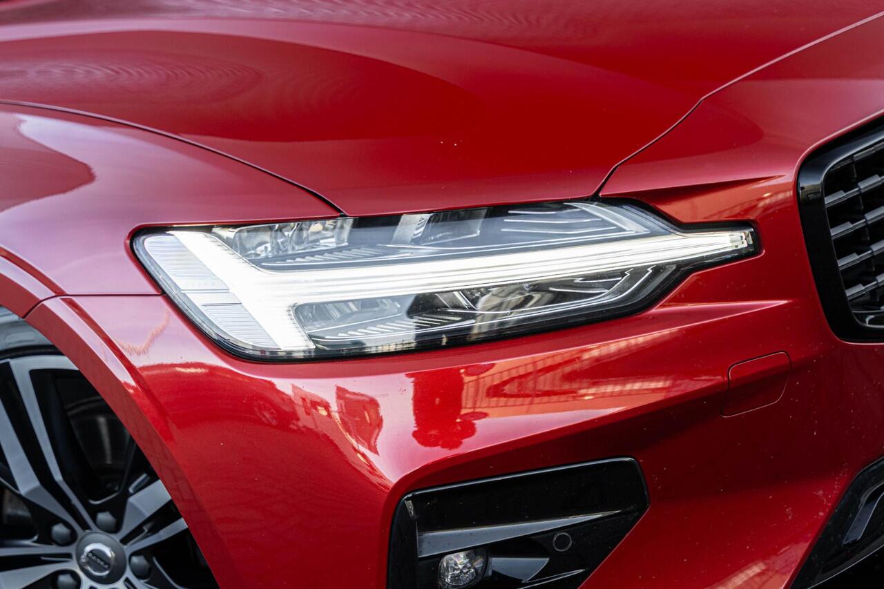 Volvo S60 2.0 B3 R-Design | Adaptieve Cruise Control | Parkeercamera | Dodehoek Detectie | Navigatie | Elektrische verstelbare stoel + geheugen |